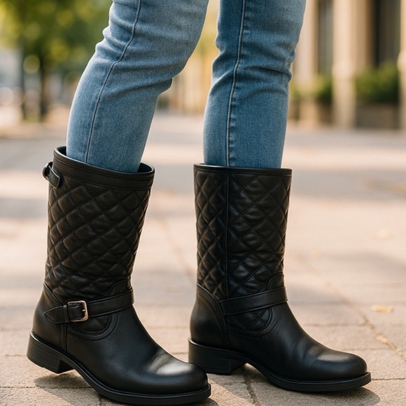 Aquatalia Black Quilted Mid-Calf Quilted Moto-Metro Style Boots size 8 ~ EUC - Picture 15 of 15